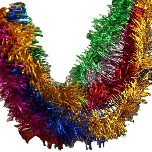 Bunte Weihnachts-Lametta-Girlanden für die festliche Christbaumdekoration