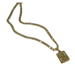 Goldener Edelstahl quadratischer Buchstabe S Anhänger Halskette Mode Hip Hop Schmuck