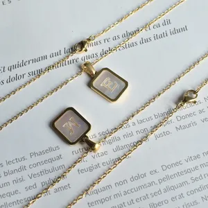 Modische Titanstahl quadratische Buchstaben Halskette mit Muschel Anhänger, goldene Kette.