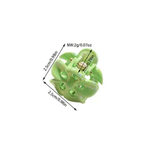 Dettaglio di una romantica molletta per capelli a fiore verde da 2,5 cm con misure