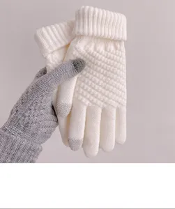 Warm white knitted touch screen gloves for women winter thick cute woolen gloves.
