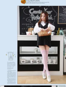 Fashionable striped over-the-knee socks for women, sweet and versatile long leg warmers.