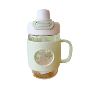 Moderne tragbare Glaswasserflasche mit Strohhalm, integriertem Teesieb und ergonomischem Griff