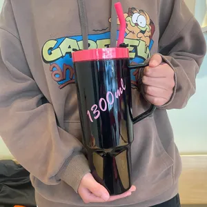 Große Kapazität Sport Wasserflasche Mit Strohhalm Und Griff Tragbarer Polycarbonat Kunststoffbecher Für Outdoor Fitness Büro