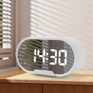 Modernes minimalistisches LED Spiegel Digitalwecker mit grossem Display fur das Schlafzimmer