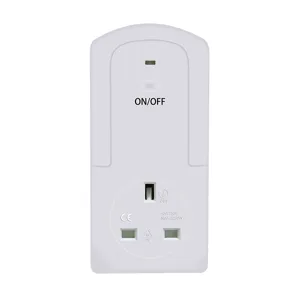 UK smart timer socket with remote control and power switch, white flame retardant design.