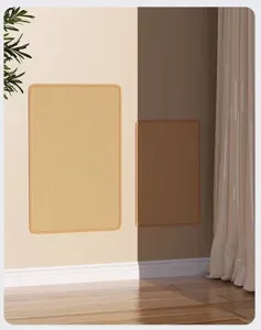 Detailansicht der wandmontierten Sisal Katzenkratzmatte, langlebige gewebte Krallenpflege.
