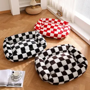 Comodo letto caldo e spesso per cani e gatti, design a quadri, morbida pelliccia ecologica.
