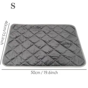 Grey quilted pet thermal mat detail showing size S dimensions and stitching design clearly.