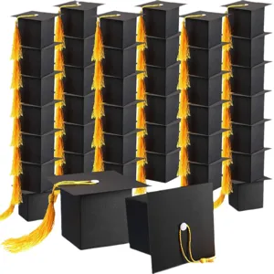 Lote de cajas para dulces con forma de birrete negro de graduación y borla amarilla