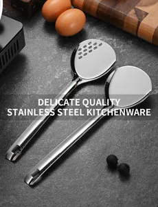 Gros plan de spatules de cuisine en acier inoxydable 304 poli avec une finition miroir