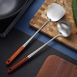 Juego de espátula y cucharón de acero inoxidable con mangos largos de madera fina