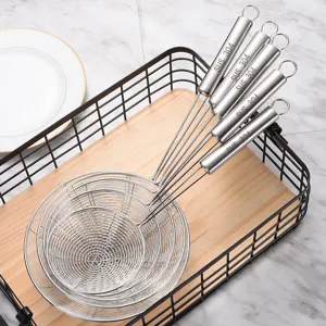 Schiumarola da Cucina in Acciaio Inossidabile Con Manico Ovale Colino a Spirale per Cucinare Scolare Tagliatelle Ravioli Utensile da Cucina