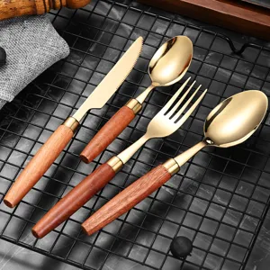 4-teiliges Besteckset im japanischen Retrostil mit Sapele-Holzgriffen und Gold