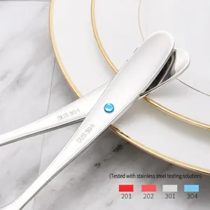 Service de couverts en acier inoxydable 304 de qualité avec manches polis en forme de goutte