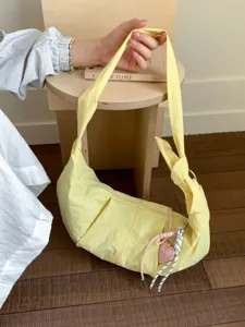 Damen Minimalistische Nylon Halbmond Hobo Tasche Koreanischer Stil Unterarm Schultertasche Mit Geknotetem Gurt Und Herzanhänger Sommer Handtasche
