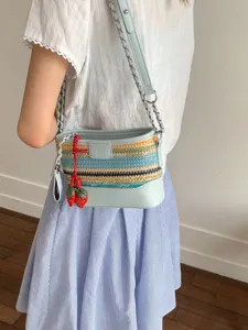 Sommer Stroh Geflochten PU Leder Patchwork Kleine Quadratische Umhängetasche Damen Strand Urlaub Schultertasche Erdbeere Anhänger