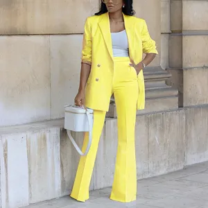 Damen gelber Anzug Zweiteiler Blazer und Schlaghose elegante Herbst Mode Freizeit Outfit