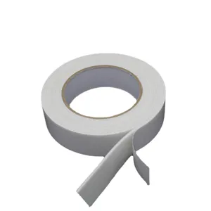 Starkes weißes doppelseitiges Schaumstoffklebeband Klebebandrolle für Heimwerkerarbeiten.