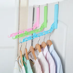 Over-the-door folding clothes hanger scene display, 5-hole portable drying rack details.
