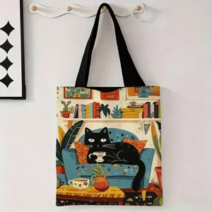 Vista detallada de la ilustración de gato en una bolsa de lona colgada de un gancho