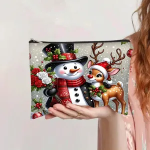 Detailansicht der festlichen Schneemann- und Rentiergrafik auf Polyester-Kulturtasche