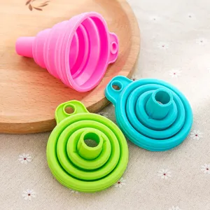 Foldable silicone funnel set, portable telescopic kitchen liquid dispensing tool.