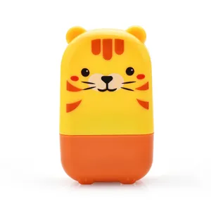 Sello rodillo de tigre de dibujos animados para protección de datos y privacidad.