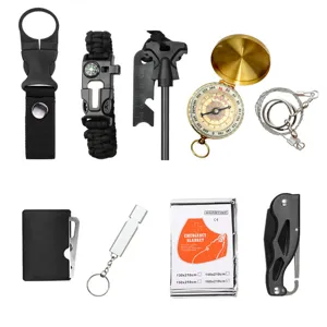Outdoor survival uitrusting tien-delige set noodgereedschap voor kamperen en wandelen.