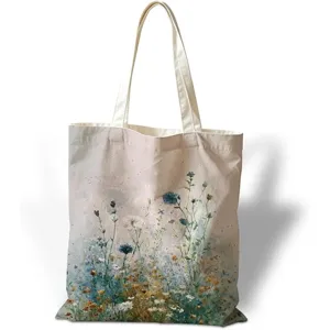 Vista dettagliata della stampa floreale in stile pittura a olio su borsa in tela