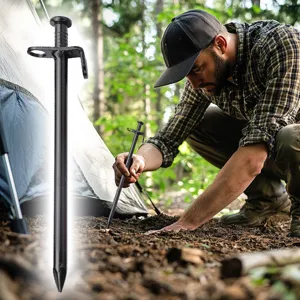 Piquets de tente en acier noir robuste pour le camping, la fixation d'auvent et l'alpinisme.