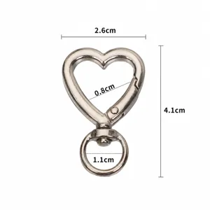 Moschettino portachiavi in metallo a forma di cuore accessorio per gioielli 4.1cm di lunghezza