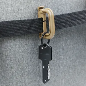 Mosquetón táctico de plástico en forma de D con hebilla de bloqueo para equipo de camping.