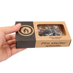 Outdoor survival vuurstarter fluit set in doos verpakking, perfect voor kamperen en wandelen.
