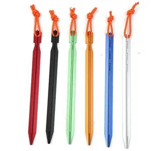 Picchetti da tenda triangolari in alluminio con corde riflettenti, set accessori campeggio.