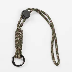 Tactische paracord polsband lanyard voor mobiele telefoon sleutels zaklamp camo groen.