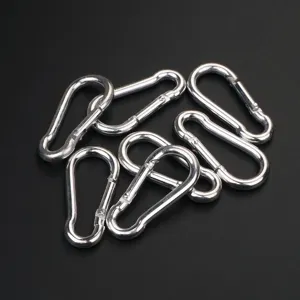 Lot de mousquetons en metal argente crochets a ressort pour le camping et la connexion.