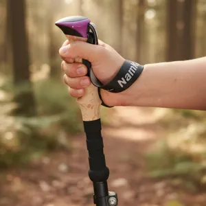 Leichte klappbare Trekkingstock Wanderstock mit ergonomischem Korkgriff für Outdoor.