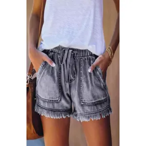 Shorts vaqueros de talle alto para mujer con cordón ajustable y dobladillo con flecos.