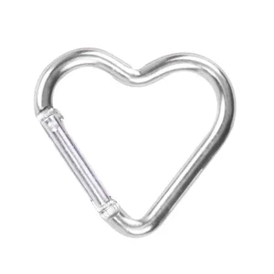 Silver aluminum alloy heart-shaped carabiner, perfect for backpack hooks and keychains.