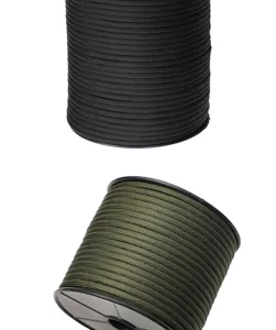 Detail van survival-paracord voor buiten, duurzaam gevlochten touw op haspels in twee kleuren.