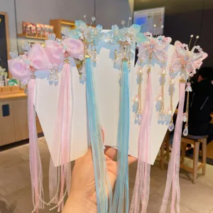 Elegantes pinzas para el pelo Hanfu hechas a mano con flores de seda, mariposas y borlas