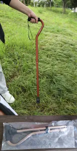 Bastone da passeggio regolabile in alluminio con impugnatura ergonomica, design pieghevole