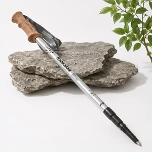 Bastone da trekking telescopico da esterno in lega di alluminio con manico in legno.