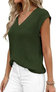 Detalle de primer plano del chaleco de punto sin mangas con cuello en V verde oscuro para mujer.