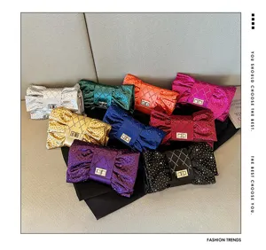 Sacs de soirée à nœud en strass colorés en velours avec cristaux élégants