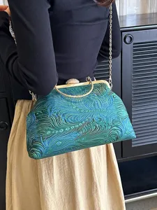 Elegante Tasche mit Pfauenfedern-Stickerei und goldener Kette für den Abendanlass