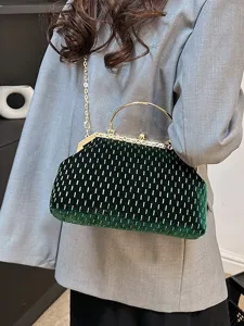 Elegante dunkelgrüne Samt-Bügeltasche mit goldenem Streifenmuster und Kettenriemen