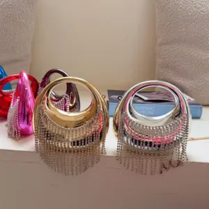 Moderne Abendtaschen mit funkelnden Strassfransen in Gold und Silber für Damen