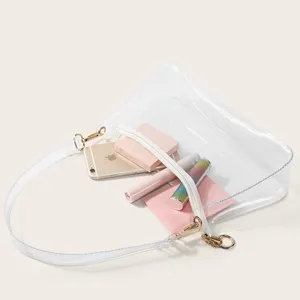 Detailweergave van transparante PVC-tas met interieurcapaciteit en accessoires